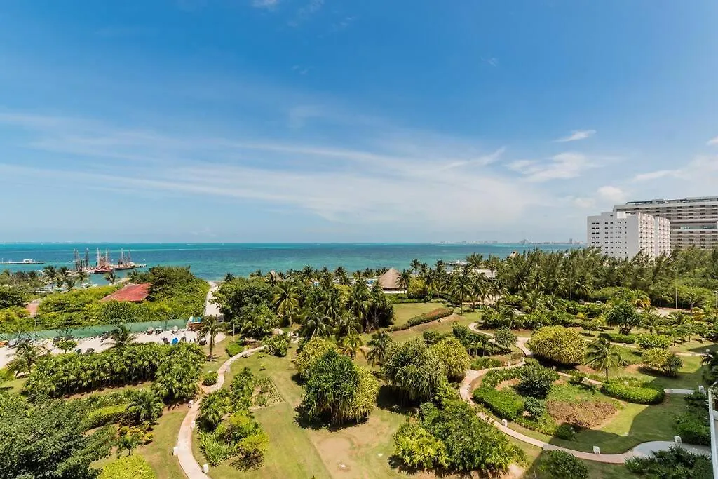Reef Beachfront 3Bdr Apartment By Casa Paraiso Cancún