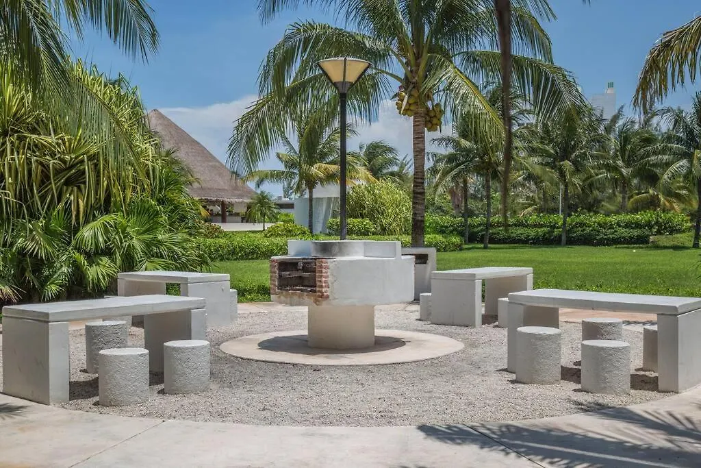 Reef Beachfront 3Bdr Apartment By Casa Paraiso Cancún